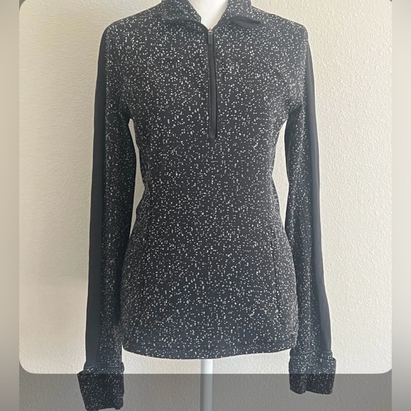 Tops - Lululemon Run Briskly Size 8